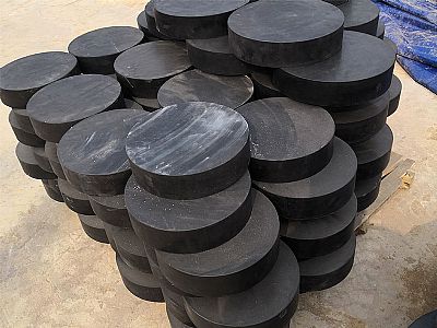 钦南区板式橡胶支座由若干层橡胶片与薄钢板经加压硫化